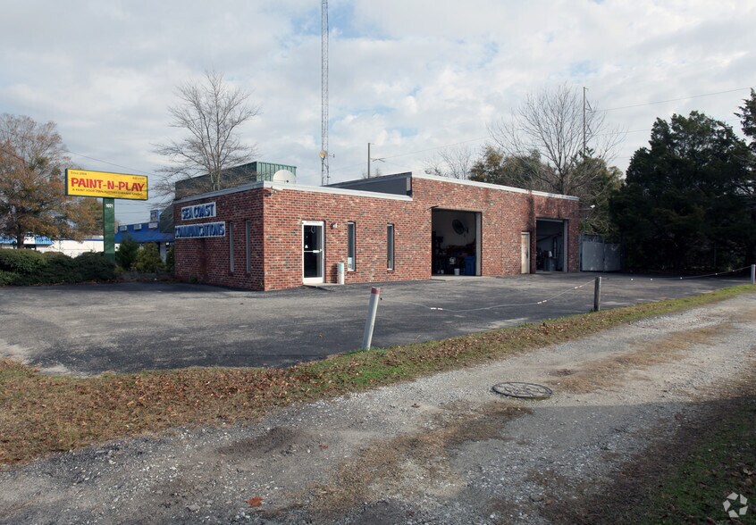 Primary Photo Of 1027 S Kerr Ave, Wilmington Showroom For Lease