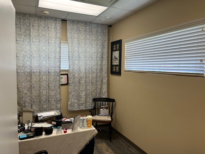 More Photos Of 305 S Childs St, Leesburg Medical For Sale