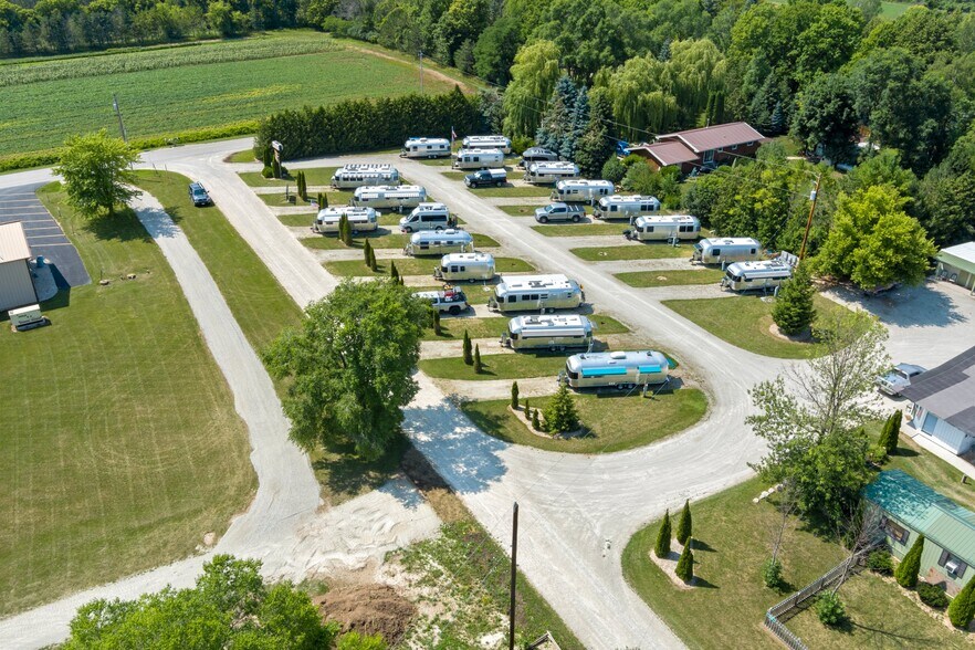 More Photos Of 3145 Stevenson Pier Cir, Sturgeon Bay Hotel For Sale