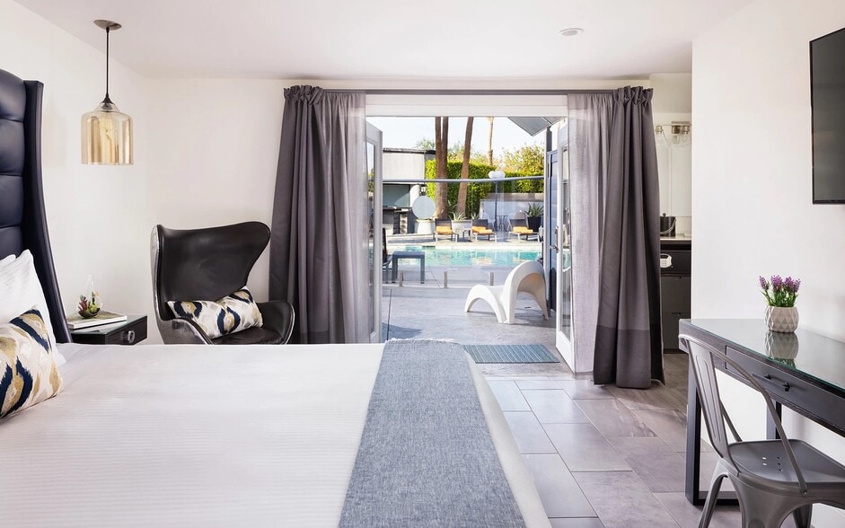 More Photos Of 2135 N Palm Canyon Dr, Palm Springs Hotel For Sale