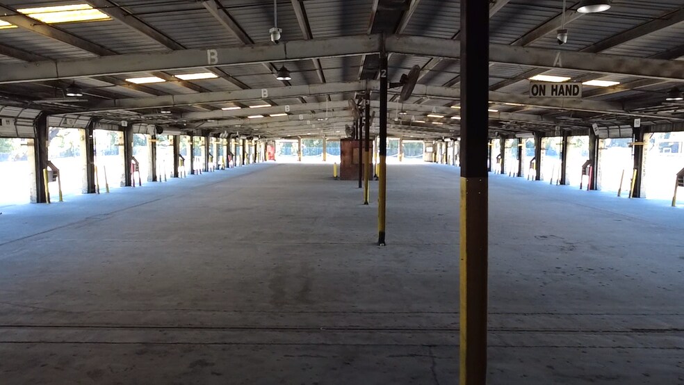 More Photos Of 3404 Clifford Ln, Jacksonville Truck Terminal For Lease