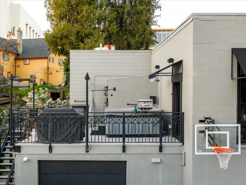 More Photos Of 224 Church St, Nevada City Office For Sale