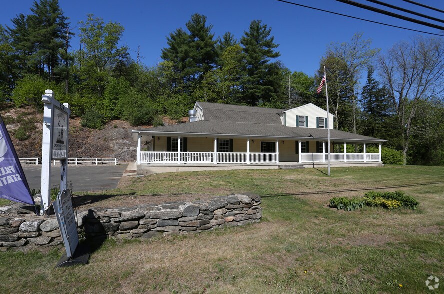 More Photos Of 335 Salmon Brook St, Granby Restaurant For Lease