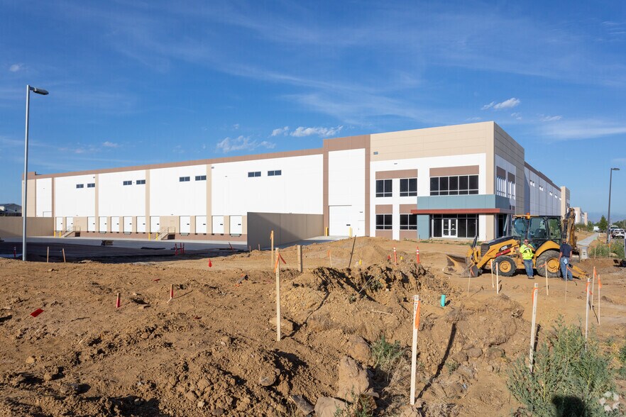 More Photos Of 19722-19822 E 22nd Ave, Aurora Warehouse For Lease