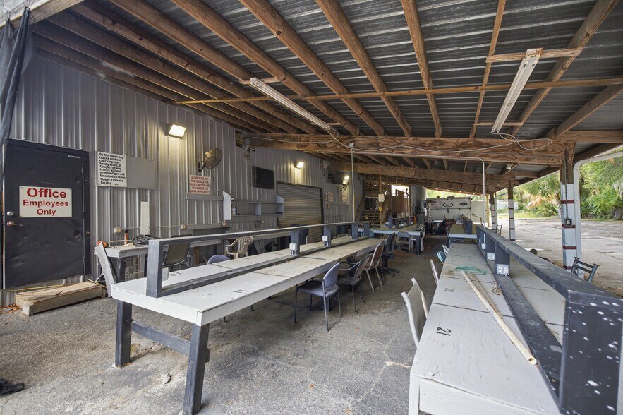 More Photos Of 609 NW 4th Ave, Ocala Flex For Sale