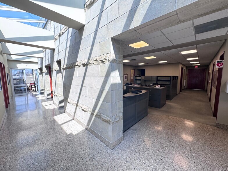 More Photos Of 1159 N Main St, Glendale Heights Office For Sale