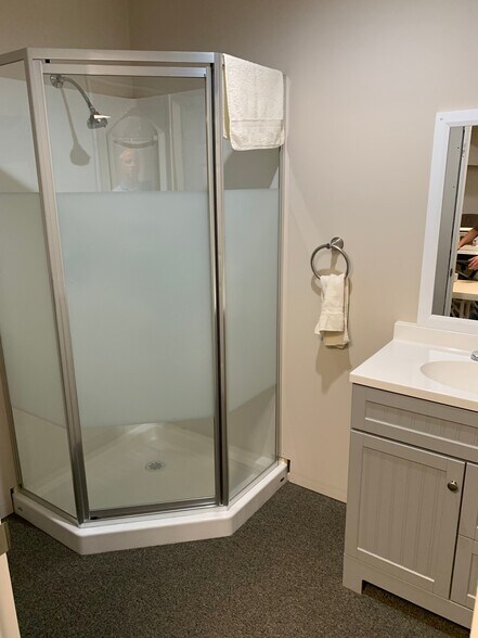 More Photos Of 123-151 12th St SW, Loveland Manufacturing For Sale