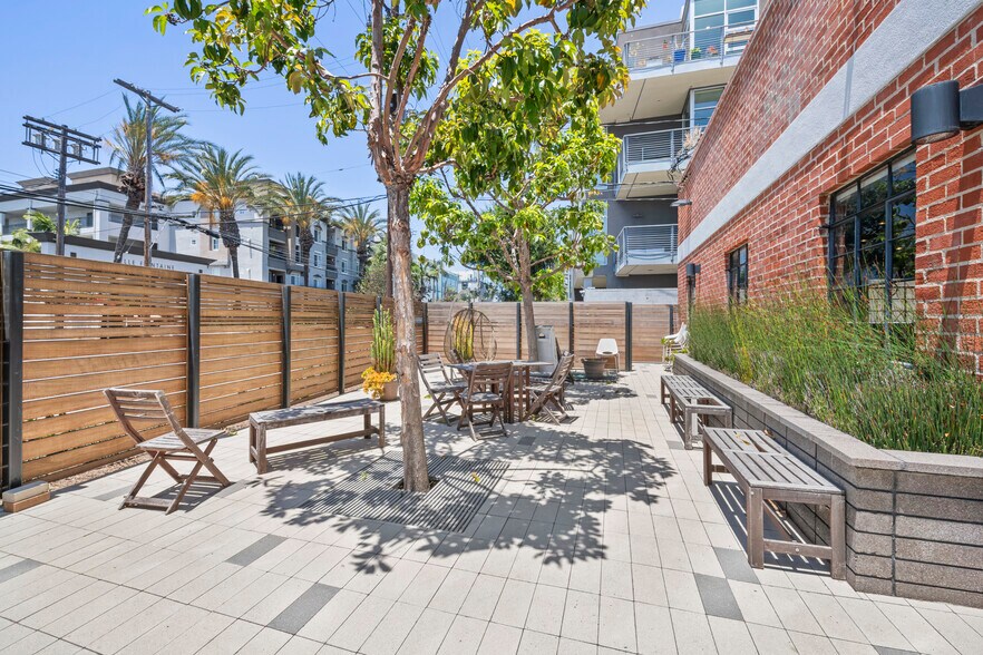 More Photos Of 4094 Glencoe Ave, Marina del Rey Loft Creative Space For Lease