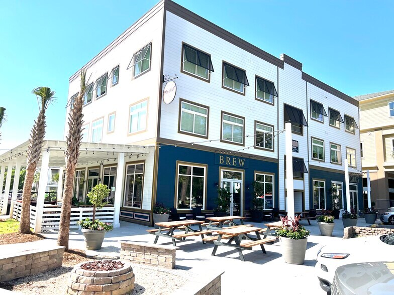 More Photos Of 9000 Bowen Pier Dr, Hanahan Storefront Retail Office For Lease