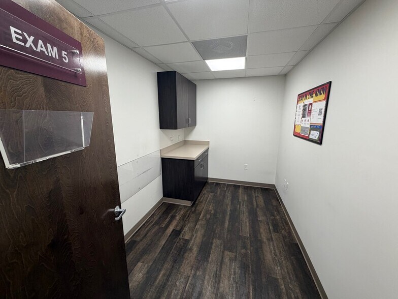 More Photos Of 200 Medical Care Way, Dothan Medical For Lease