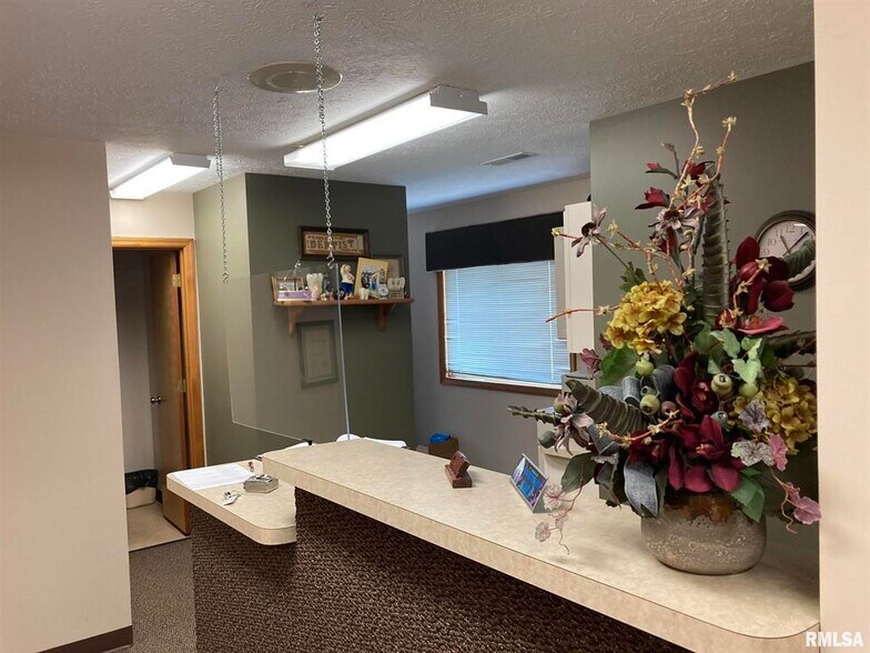 More Photos Of 112 Main, Goreville Healthcare For Sale