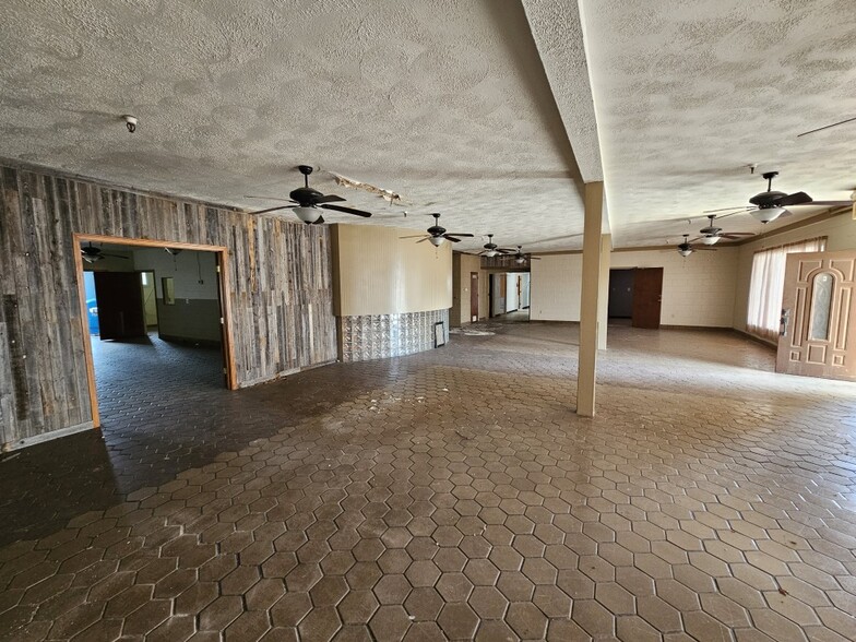 More Photos Of 215 W 3rd St, Helena Healthcare For Sale