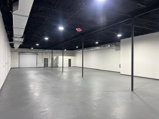 More Photos Of 255-275 NE 59th St, Miami Flex For Lease