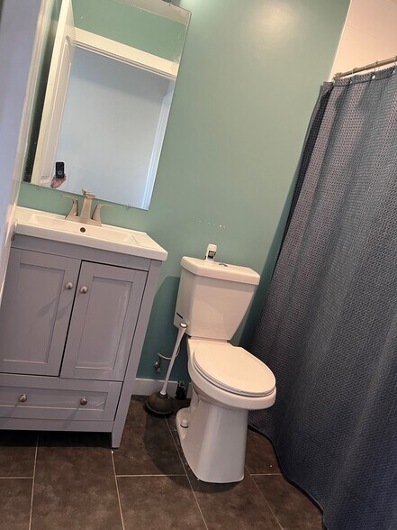 More Photos Of 5874 Doyle St, Emeryville Office For Sale