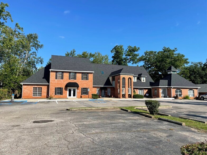 More Photos Of 4301 Spanish Trl, Pensacola Medical For Lease