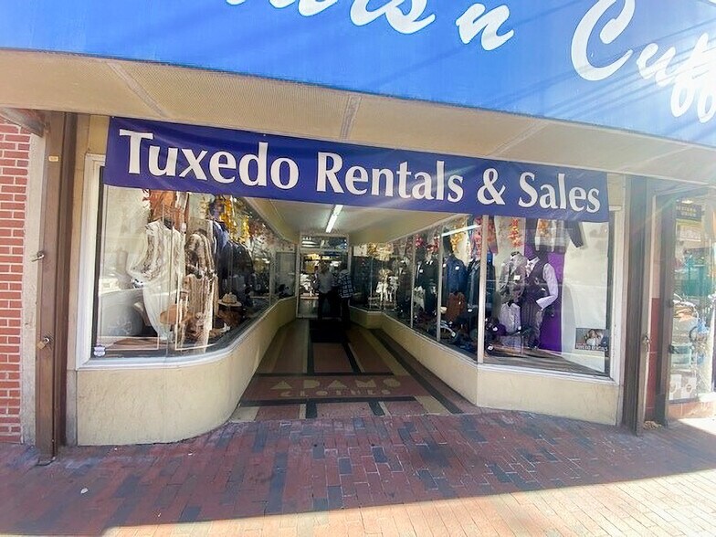 More Photos Of 716 N Market St, Wilmington Storefront For Sale