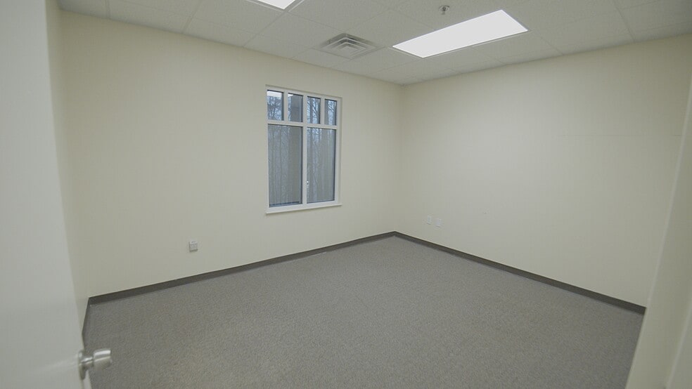 More Photos Of 203 Oakside Ln, Canton Medical For Sale