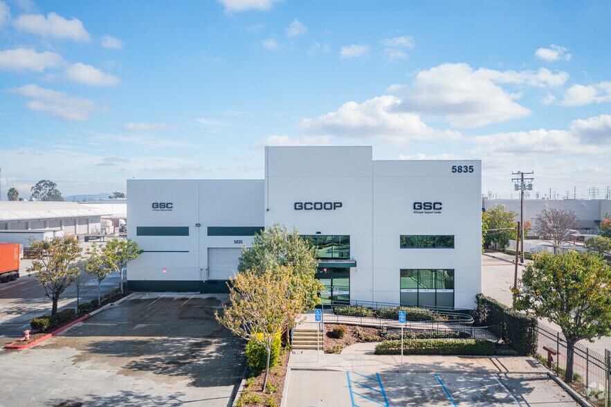 Primary Photo Of 5849-5853 E 61st St, Commerce Warehouse For Lease