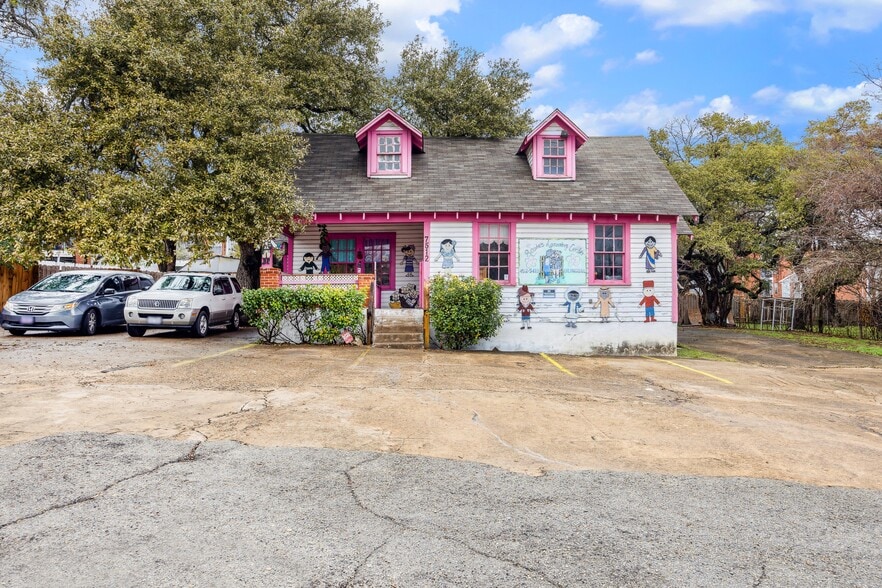 Primary Photo Of , Austin General Retail For Sale