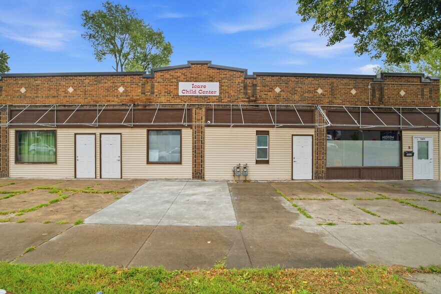 More Photos Of 3659 S Cedar Ave, Minneapolis Storefront Retail Office For Sale