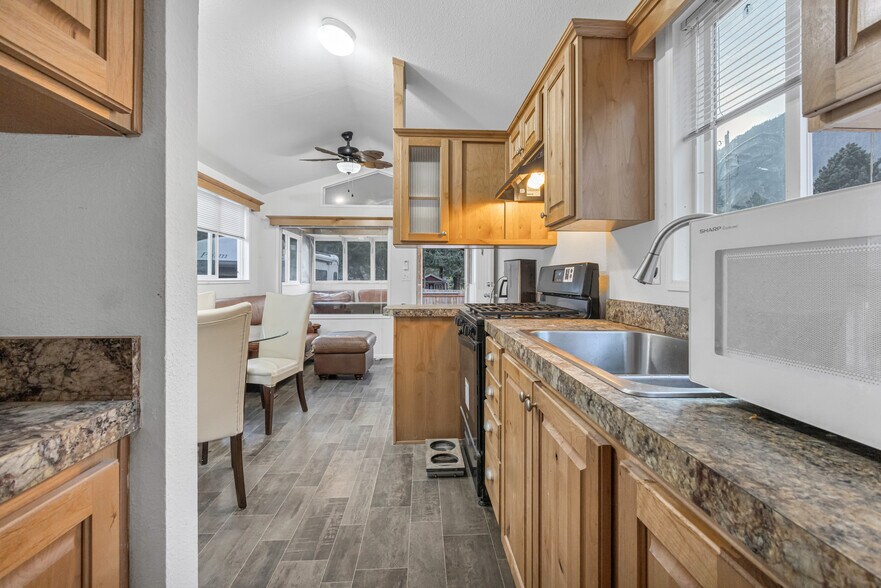 More Photos Of 503 Ave A, Index Convenience Store For Sale