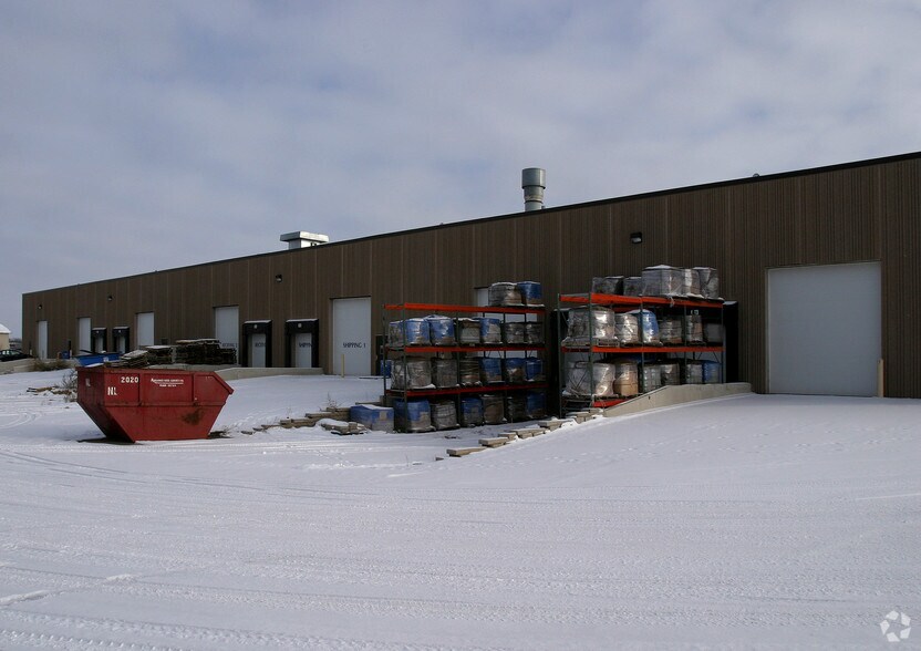 More Photos Of 855 Cleveland St S, Cambridge Light Manufacturing For Lease
