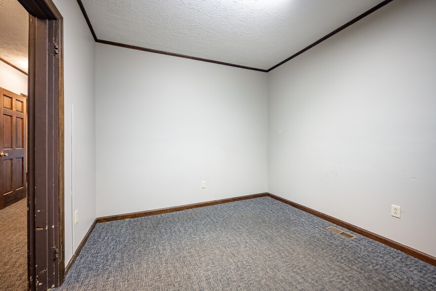 More Photos Of 814 E Washington St, Greencastle Medical For Sale