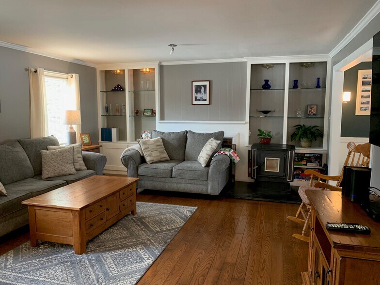 More Photos Of 159 Mayville Rd, Bethel Restaurant For Sale