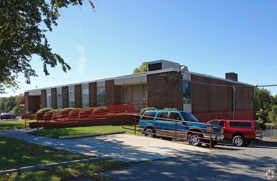 More Photos Of 3146 Starlight Dr, Winston-Salem Industrial For Lease