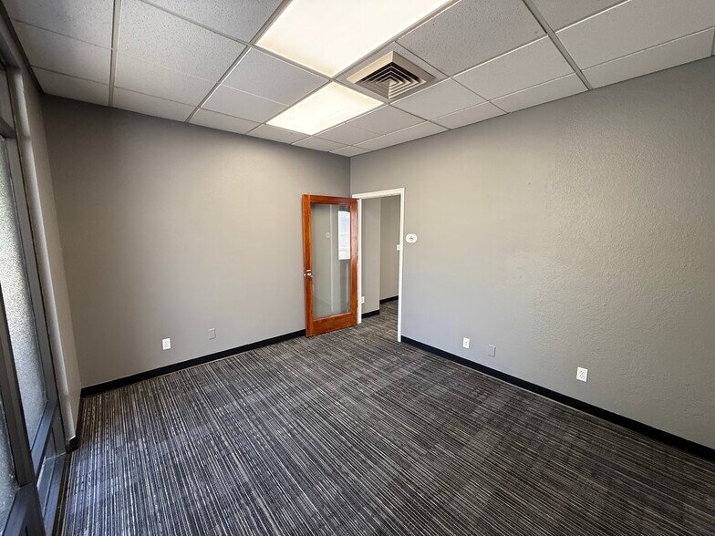 More Photos Of 748 Market St, Redding Office For Sale