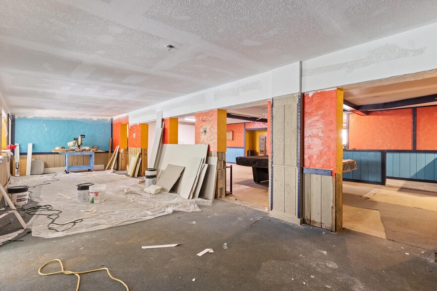 More Photos Of 6024 Cortez Blvd, Weeki Wachee General Retail For Sale