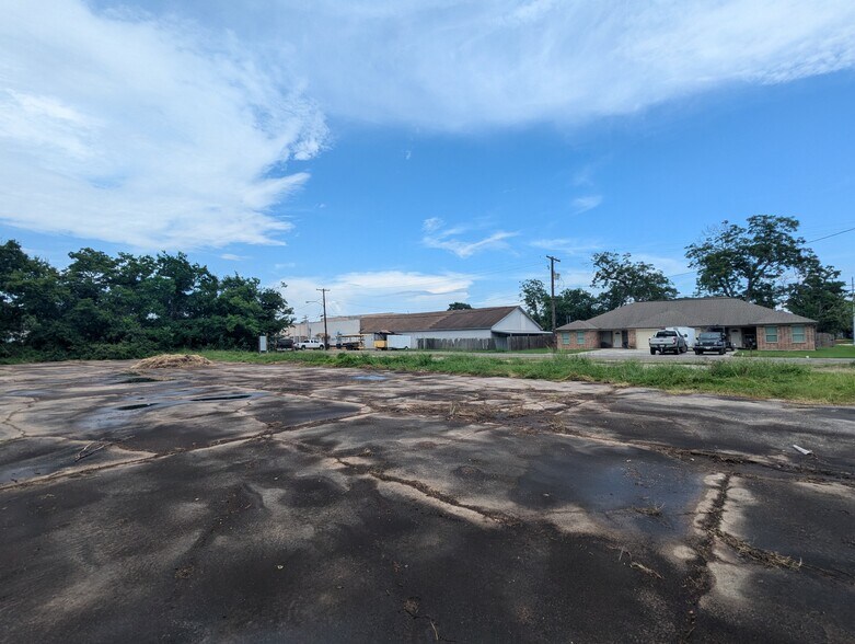 More Photos Of 6131 Jefferson Blvd, Groves Land For Sale