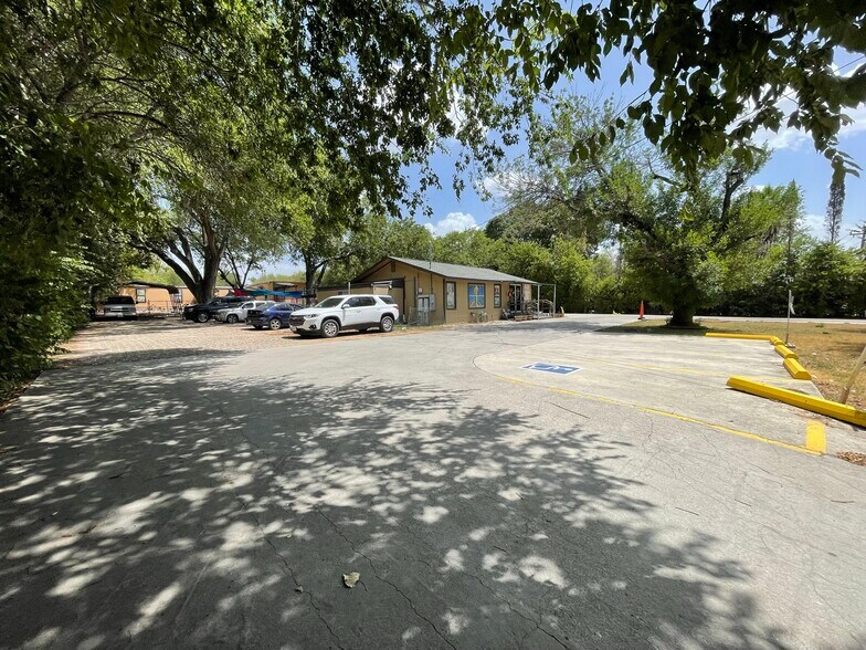 More Photos Of 4168 Stahl Rd, San Antonio General Retail For Sale