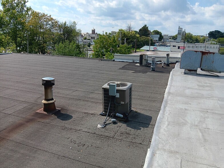 More Photos Of 259 Race St, Catasauqua Warehouse For Sale