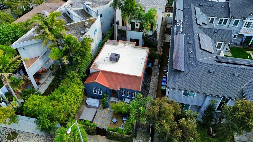 More Photos Of 558 San Juan Ave, Venice Apartments For Sale