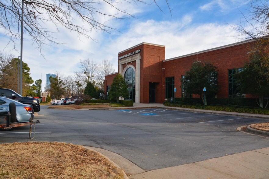 More Photos Of 1001 La Harpe Blvd, Little Rock Office For Sale