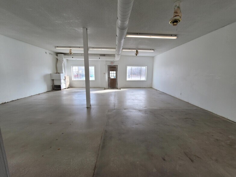 More Photos Of 130 S Main St, Liberty Flex For Sale