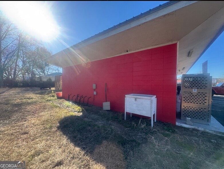 More Photos Of 2886 GA Highway 117, Cadwell General Retail For Sale