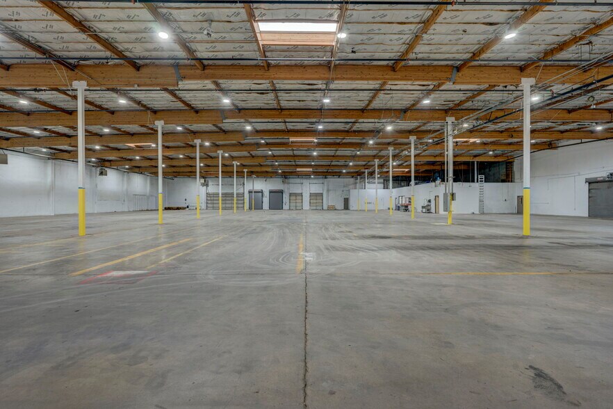 More Photos Of 575-585 Reactor Way, Reno Distribution For Lease