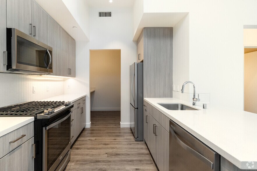 More Photos Of 1200 S Broadway, Los Angeles Apartments For Lease