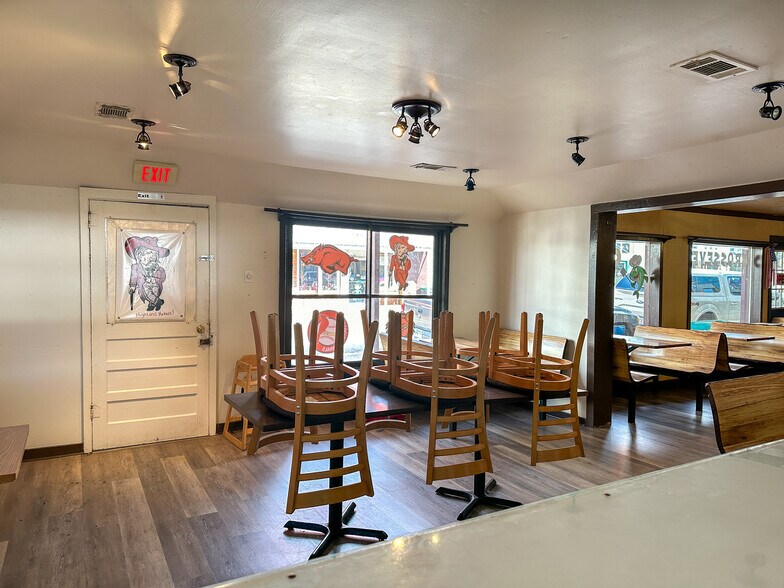 More Photos Of 107 E Main St, Hardy Restaurant For Sale