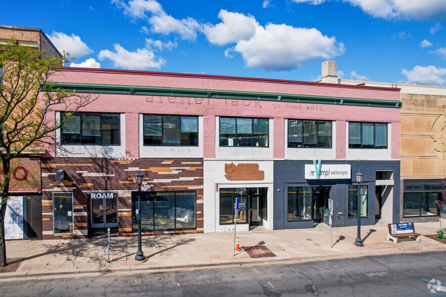 More Photos Of 2908-2916 Hennepin Ave, Minneapolis Storefront For Lease