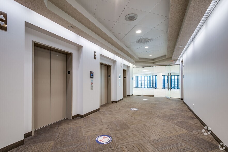 More Photos Of 1300 NE Godward St, Minneapolis Office For Lease