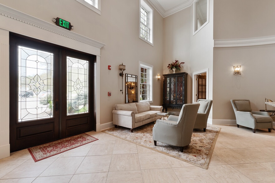 More Photos Of 3139 16th Street Rd, Huntington Medical For Sale