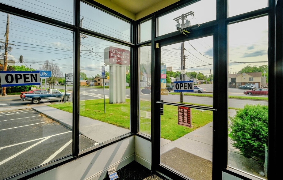 More Photos Of 123 E 6th St, Front Royal Office For Lease