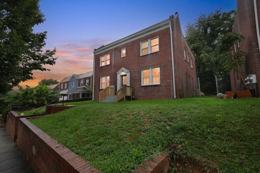 More Photos Of 3919 R St SE, Washington Apartments For Sale