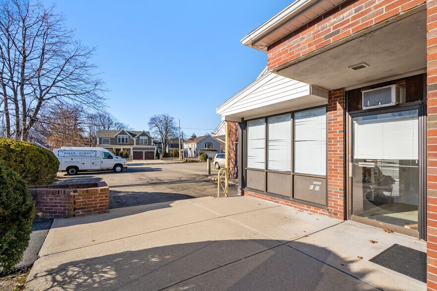More Photos Of 655 Saw Mill Brook Pky, Newton General Retail For Sale