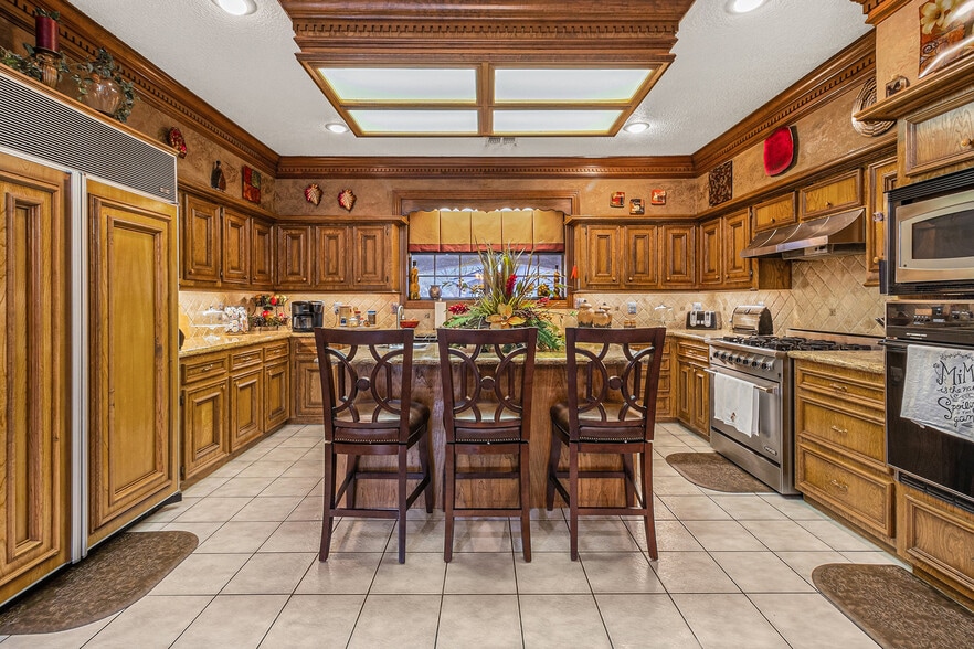 More Photos Of 1454 Oday Rd, Pearland Light Manufacturing For Sale