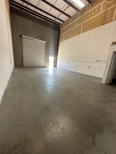 More Photos Of 107 Business Park Way, Atwater Warehouse For Lease