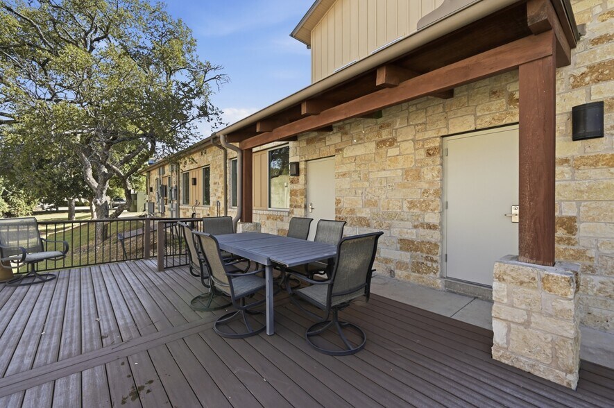 More Photos Of 333 E Highway 290, Dripping Springs Office For Lease